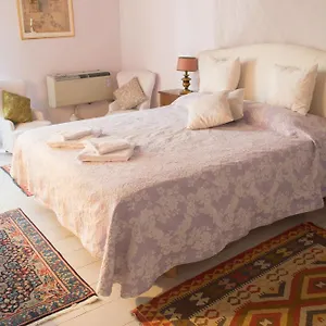 Bed & Breakfast La Rosa Townhouse ***